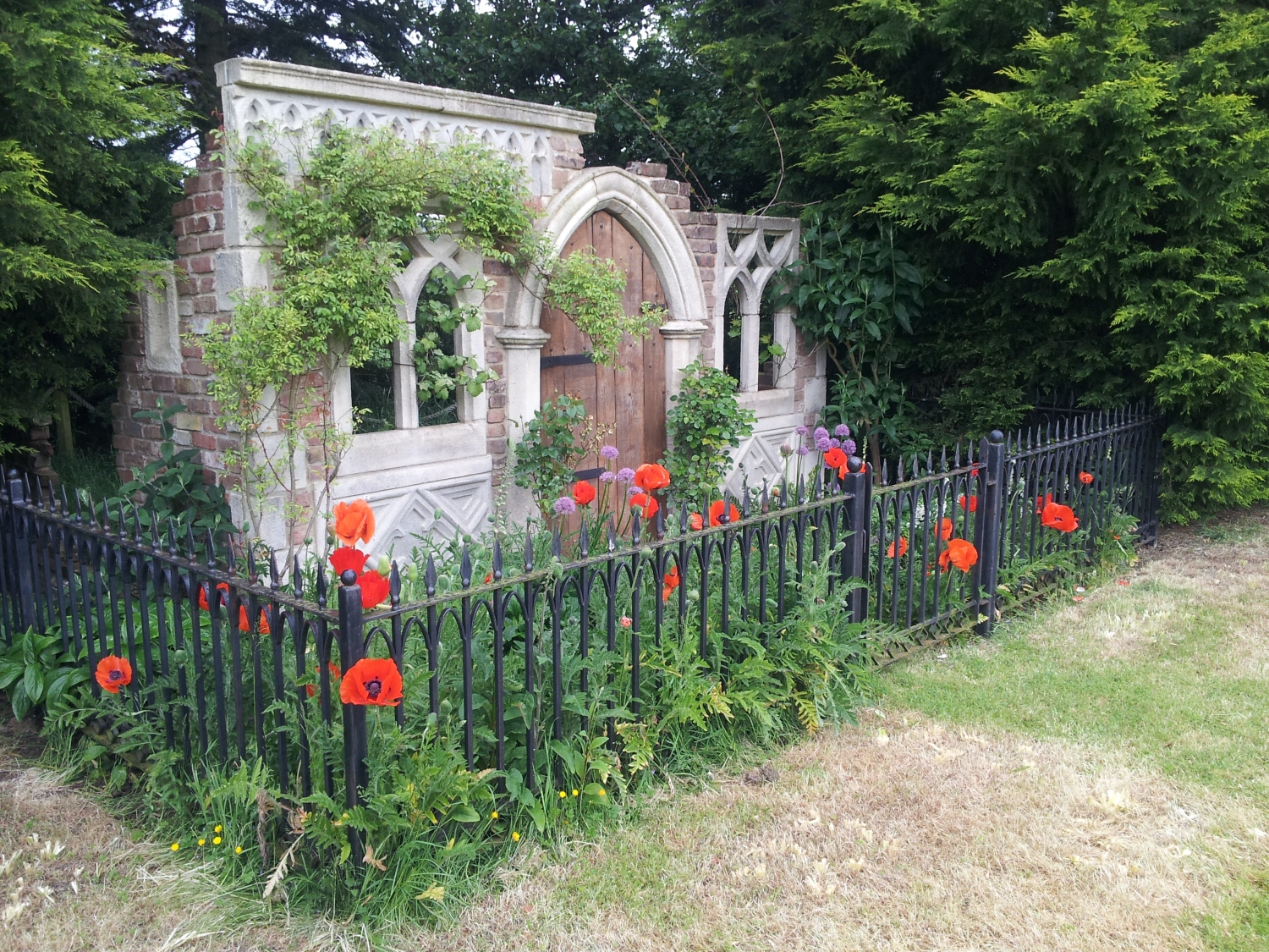 Caxton House, Reigate, Surrey, RH2 9DA National Garden Scheme